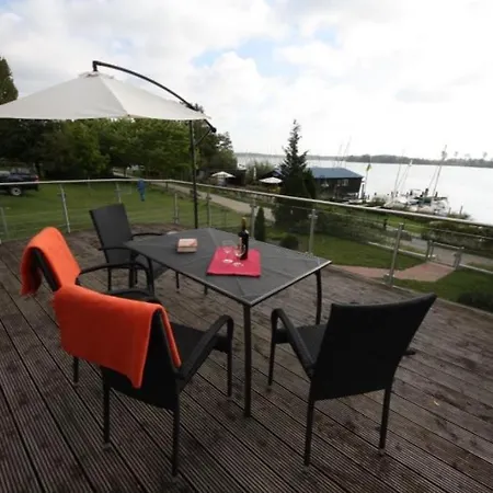 S 38 - Ferienwohnung Mit Terrasse Und Seeblick Apartmán *